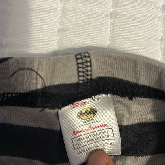 Hanna Andersson Batman shirt pajamas - Picture 9 of 10